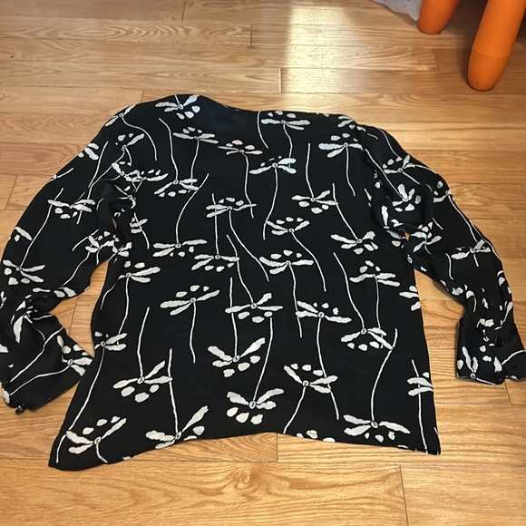 Chanel black and white abstract floral print - Picture 4 of 7